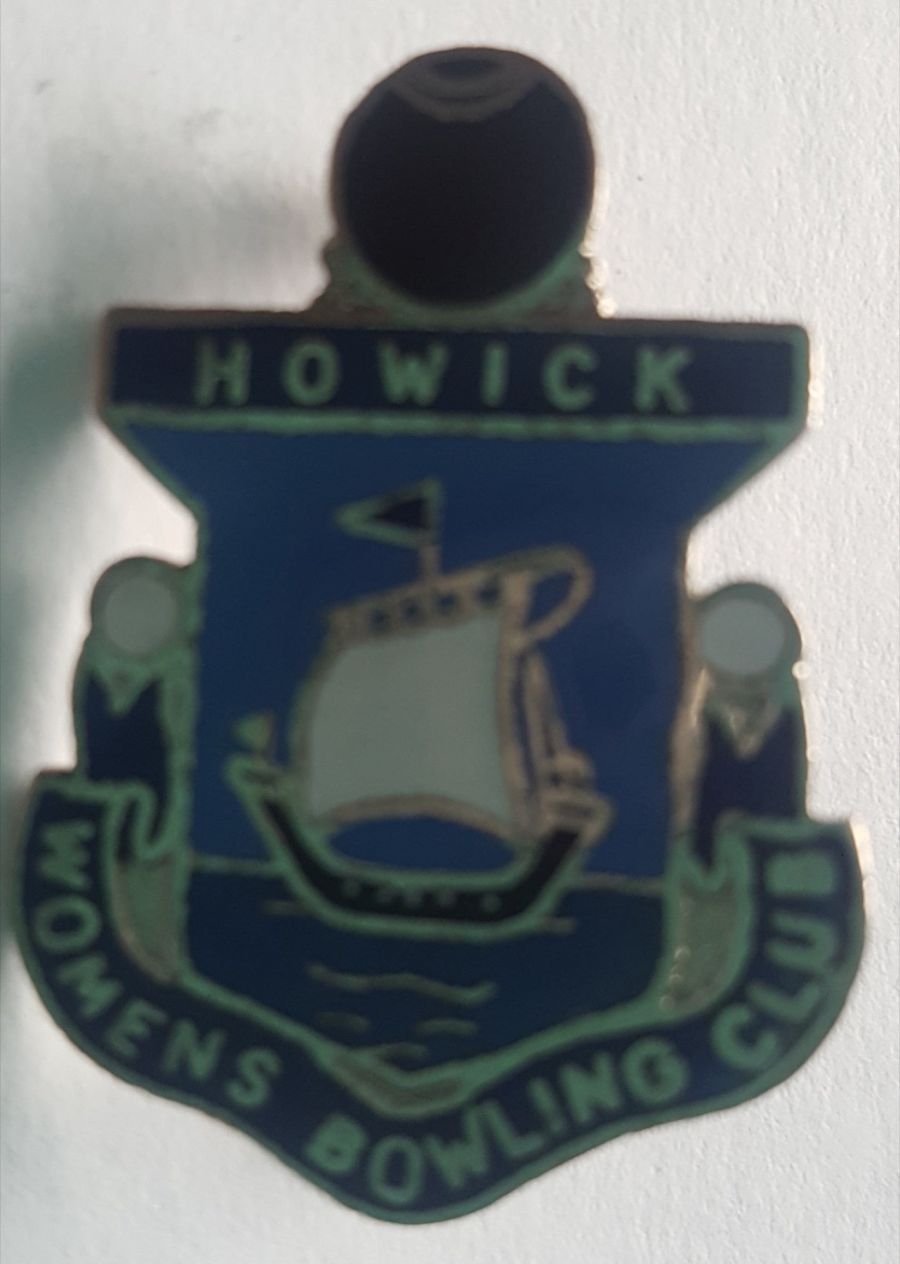 Badge, Medal & Trophy to Vector — Before