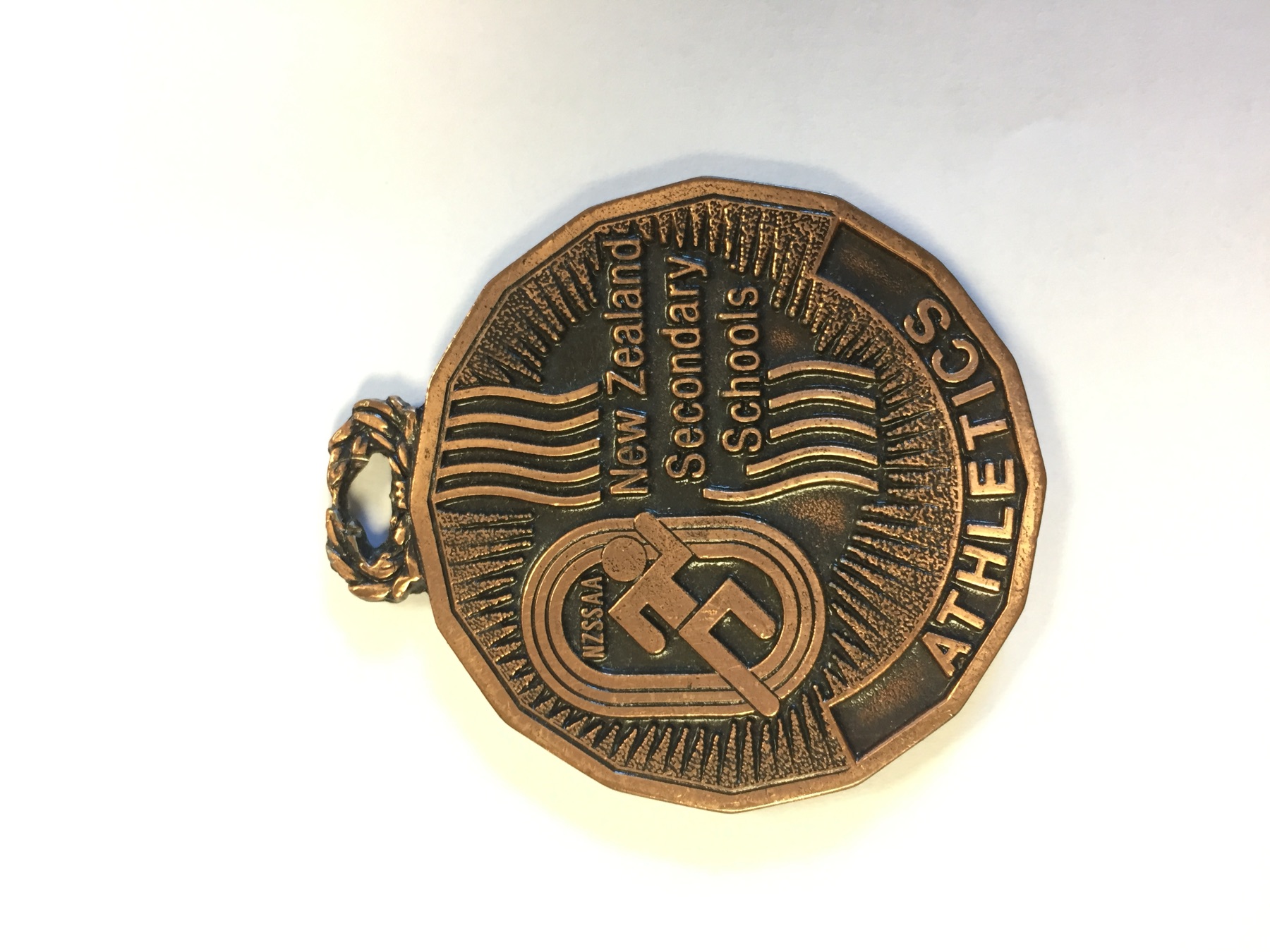 Badge, Medal & Trophy to Vector — Before